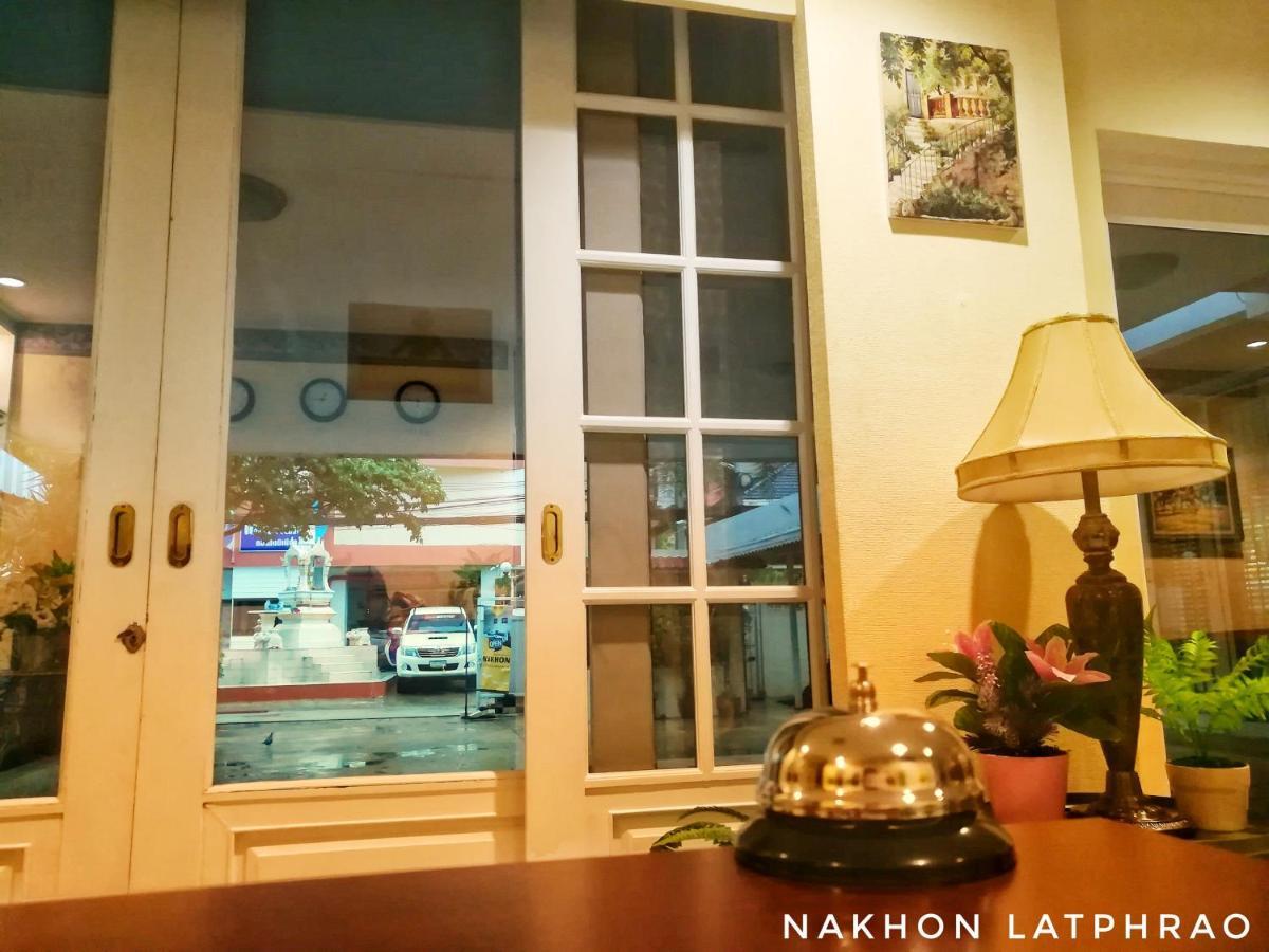 Nakhon Latphrao Hostel Bangkok Kültér fotó