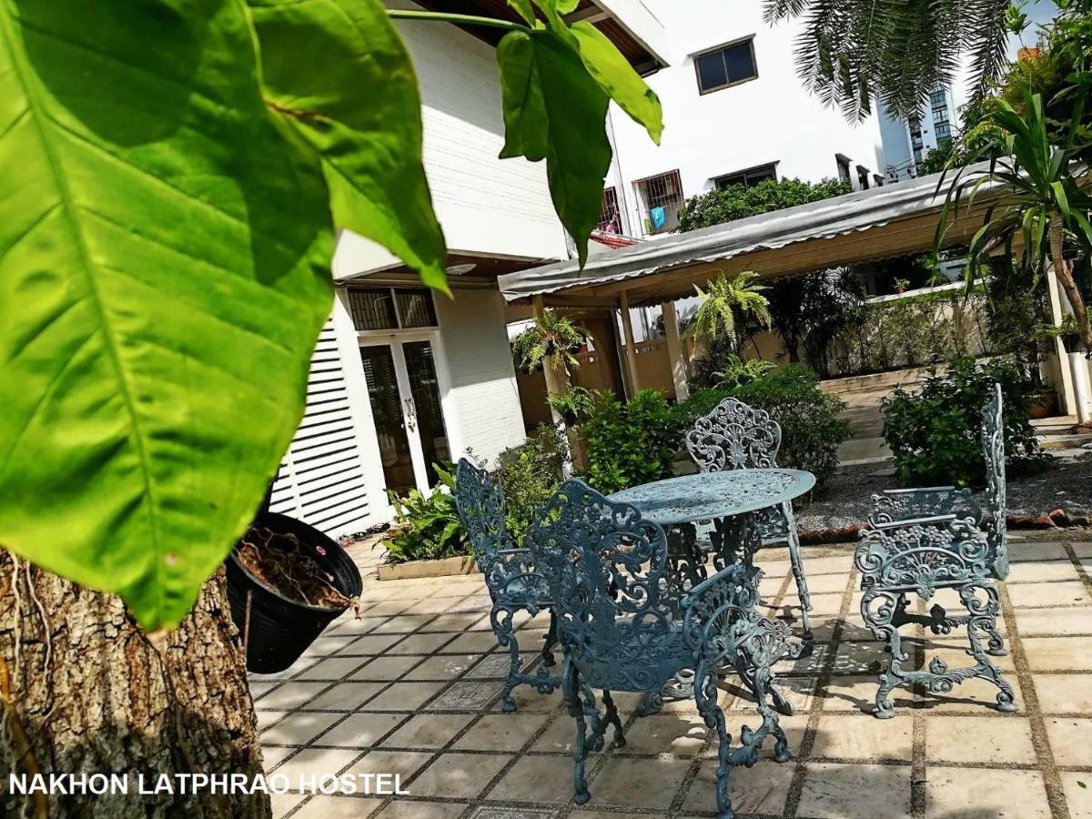 Nakhon Latphrao Hostel Bangkok Kültér fotó